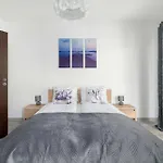 Appartamento Subtle In With Parking Close To The Airport By Renters *