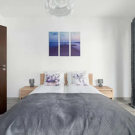 公寓 Subtle In With Parking Close To The Airport By Renters *