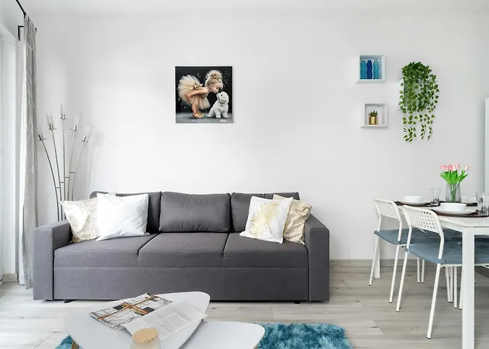 Subtle In With Parking Close To The Airport By Renters Appartement Poznań