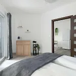 Appartement Subtle In With Parking Close To The Airport By Renters *