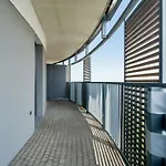 Appartement Subtle In With Parking Close To The Airport By Renters Poznań