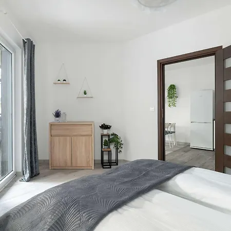 Apartmán Subtle In With Parking Close To The Airport By Renters *