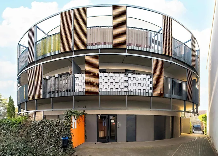 아파트 Subtle In With Parking Close To The Airport By Renters 포즈난