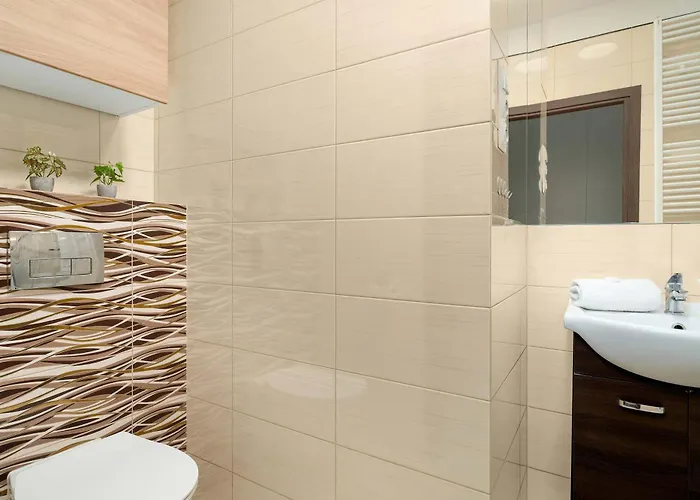 Subtle In With Parking Close To The Airport By Renters *